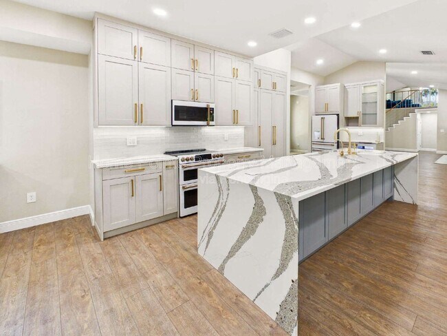 Foto del edificio - 6840 Hendry Creek Dr