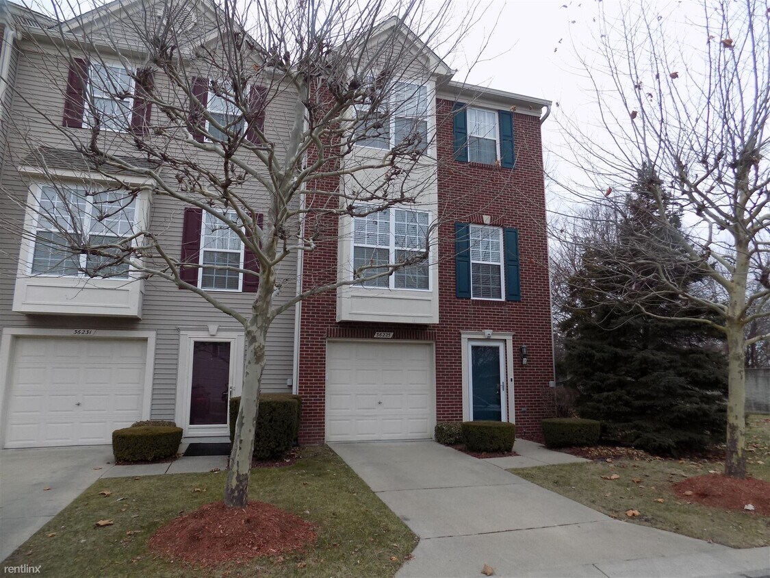 3 br, 2.5 bath Townhome 36225 Dominion Cir Townhome Rentals in