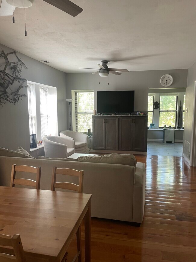 Building Photo - 5574 Waterman Blvd