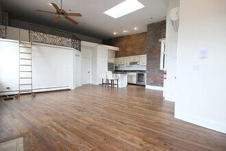 Building Photo - 163 14th St