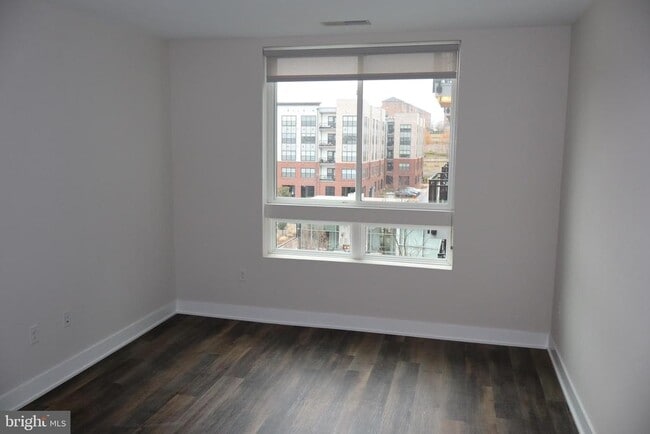 Building Photo - 145 Riverhaven Dr