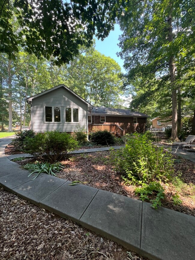 Building Photo - 4905 Heritage Dr