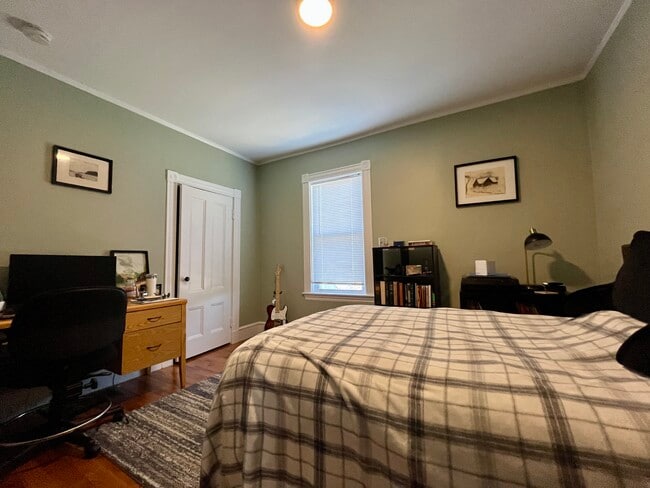 Building Photo - 45 Martin St