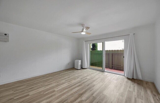 Building Photo - 8000 University Ave