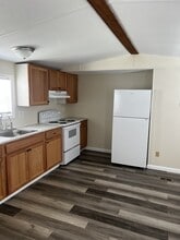 Building Photo - 510 Dj's Ln