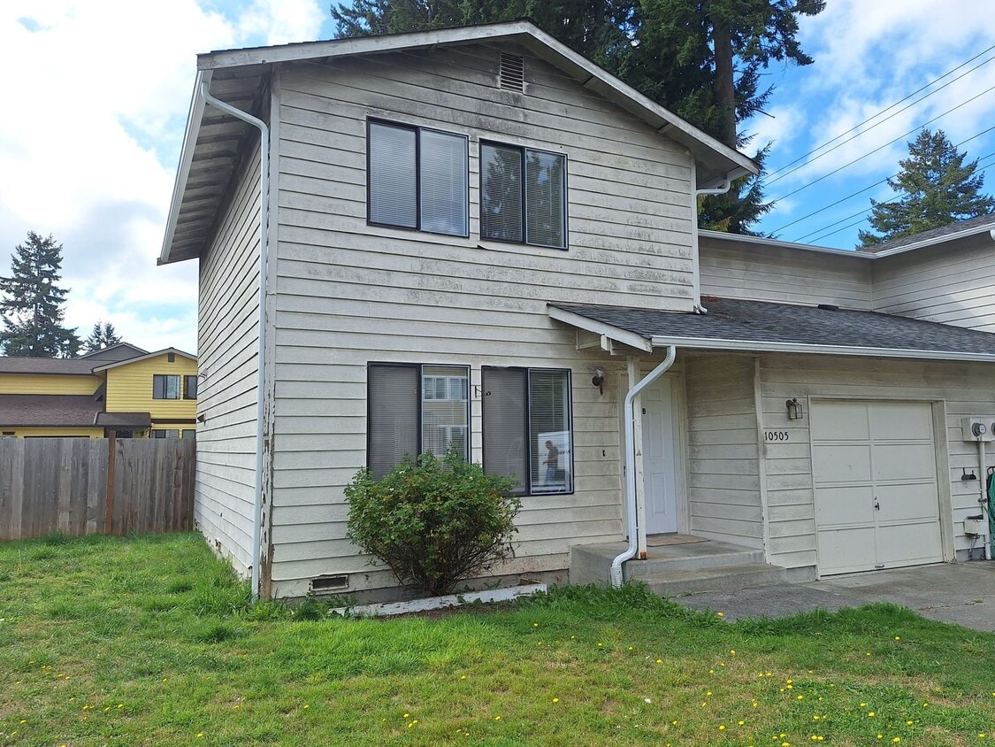 Primary Photo - 10505 Holly Dr