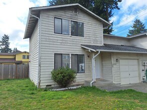 Building Photo - 10505 Holly Dr