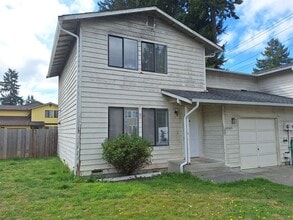 Building Photo - 10505 Holly Dr