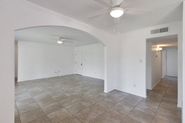 Foto del edificio - 8513 E Rancho Vista Dr