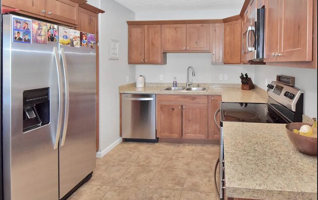 Building Photo - 2215 5th Ave SW