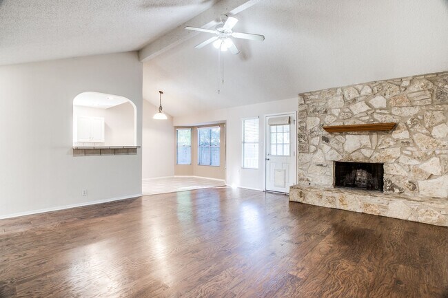 Building Photo - Cute One Story 3 Bedroom Brushy Creek Home