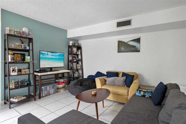 Building Photo - 3581 SW 117th Ave