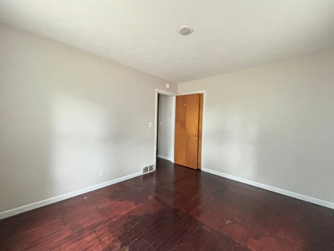 Building Photo - 1117 S Westnedge Ave