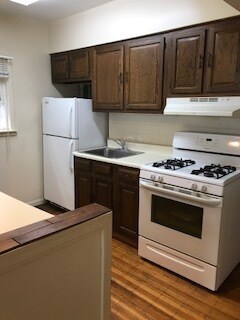 Cocina Potomac 1 - 669 Potomac Ave