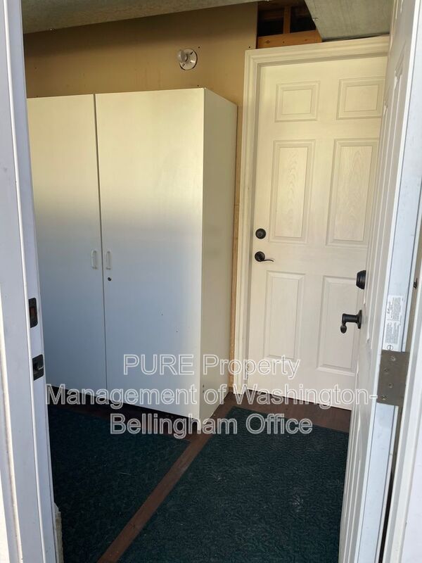 Building Photo - 2819 Wilson Ave
