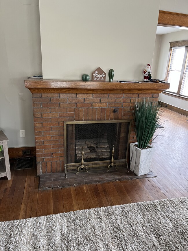 Building Photo - 1301 Fulton St W