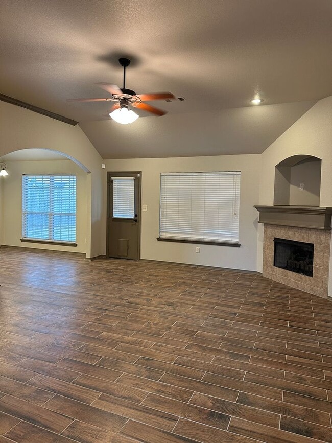 Foto del edificio - $2,200.00 Move-in-Special