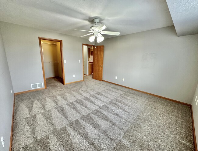 Building Photo - 2239 Tallgrass Ct