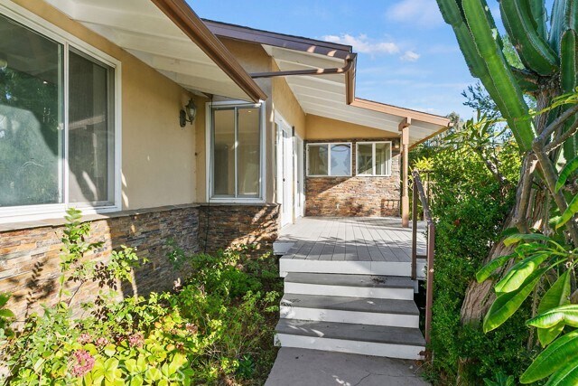 Building Photo - 12871 Via Aventura