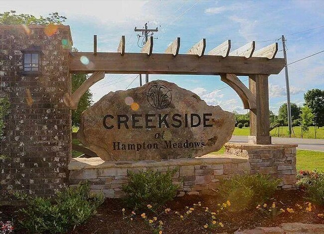 Foto del edificio - 7458 White Pine Dr