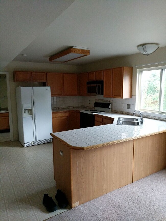 Foto del edificio - Light airy two story minutes from Fort Carson