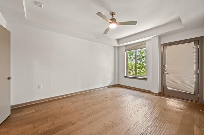 Foto del edificio - 3600 S Lamar Blvd