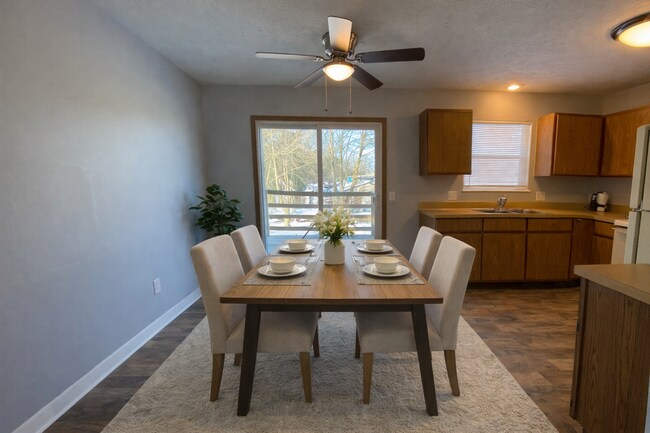 Foto del edificio - 4330-4332 Ellsworth Rd Stow OH 44224 MFH2 .T3