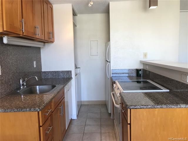 Building Photo - 320 Liliuokalani Ave
