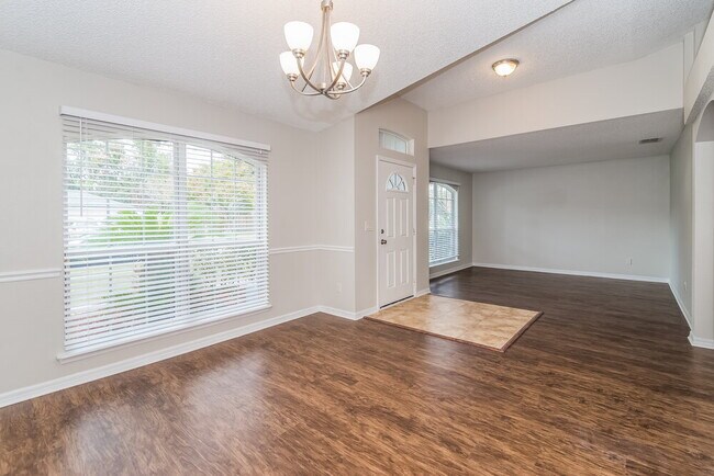 Building Photo - 975 Deer Spring Dr