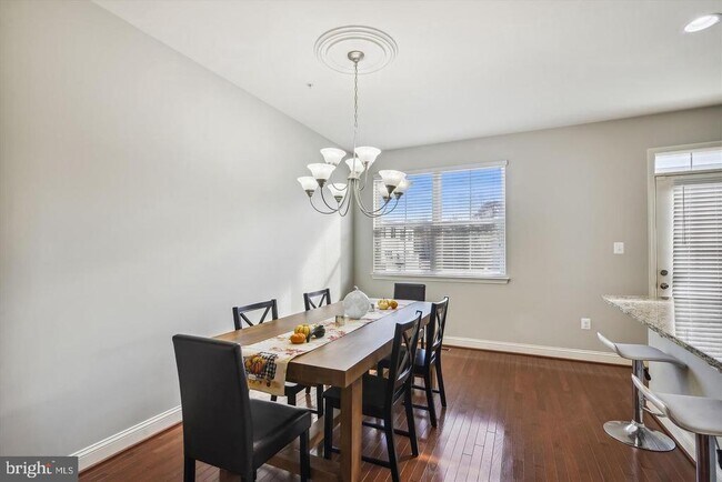 Foto del edificio - 605 S Cherry Grove Ave