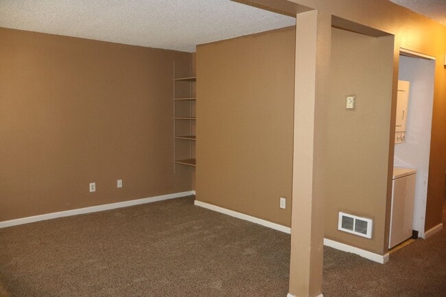 Building Photo - Charming Ground-Level Apartment in the Heart of Fort Collins