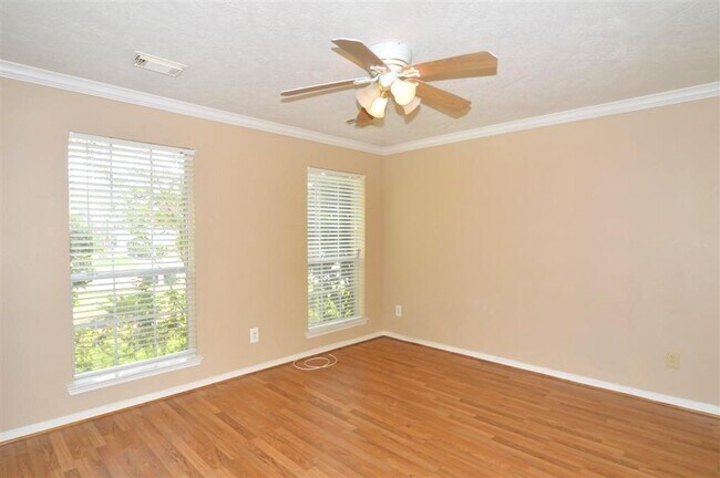 Building Photo - 11446 Gullwood Dr