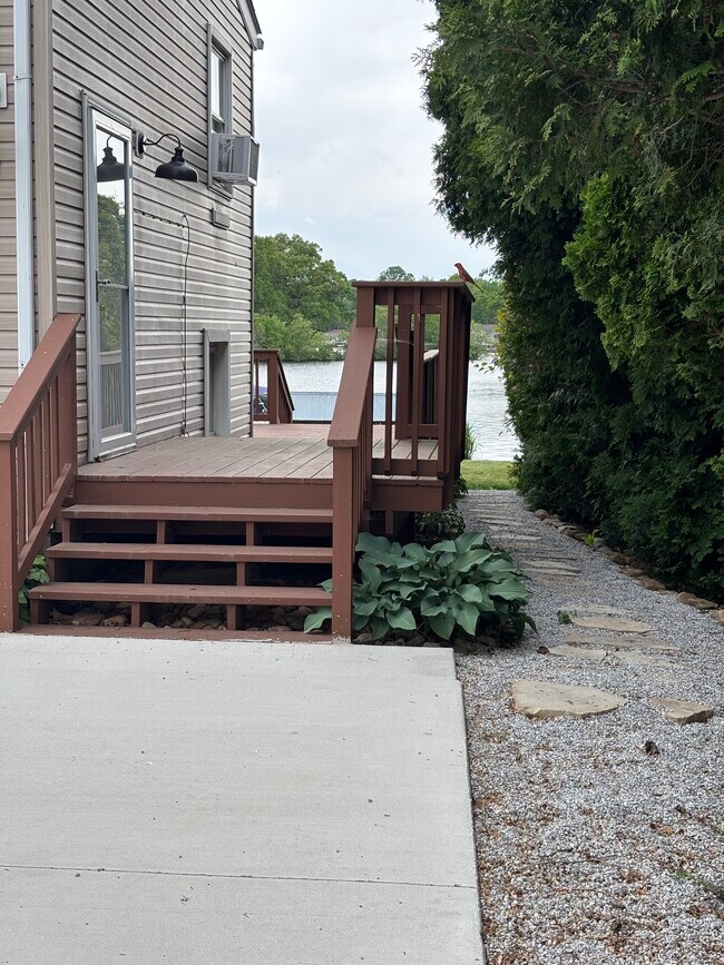 Building Photo - 4814 Whyem Dr