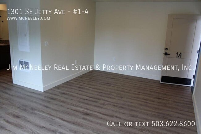 Building Photo - 1301 SE Jetty Ave