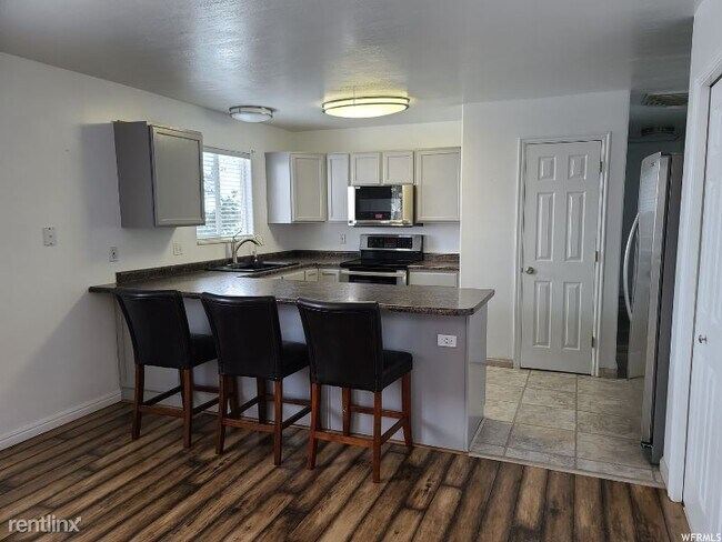 Building Photo - 4 br, 2 bath House - 6883 S 3220 W