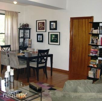 Foto del edificio - 1024 N Oakley Blvd