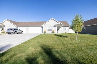 Building Photo - 1441 Chesapeake Ln