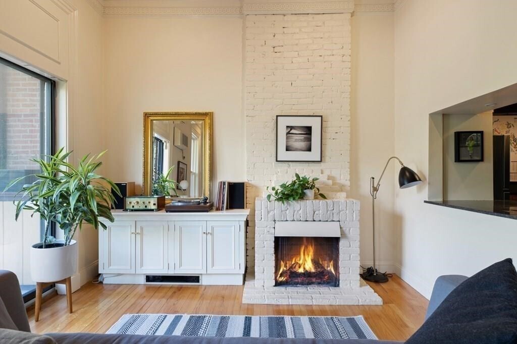 Primary Photo - 37 Winchester St