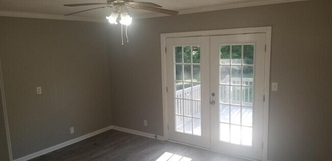 Building Photo - 835 Shannon Cir