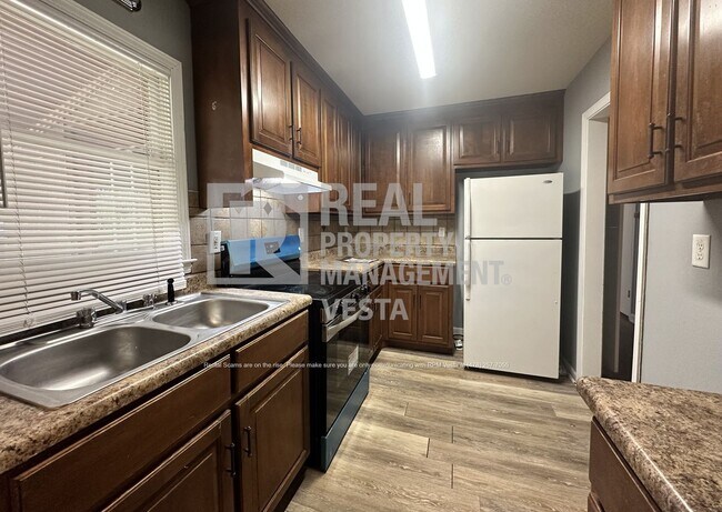 Foto del edificio - 1843 Canterbury Rd