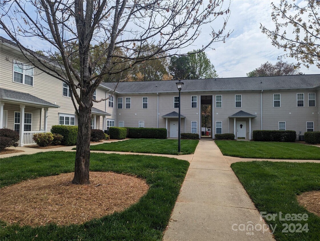 917 Shearer St Unit 18, Davidson, NC 28036 Condo for Rent in Davidson