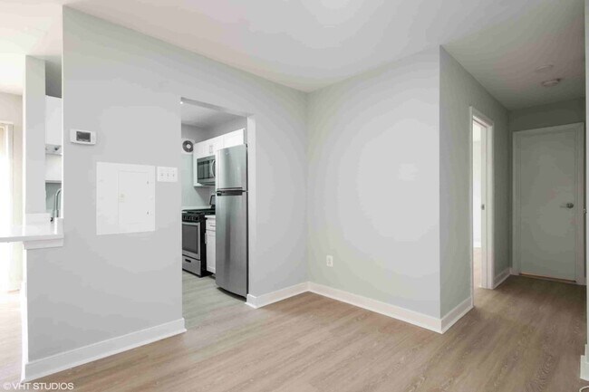 Foto del edificio - Monticello Falls Church