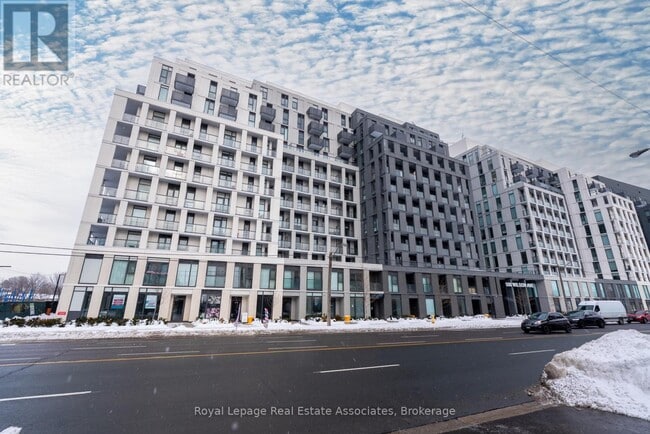 Building Photo - 500 Wilson Ave