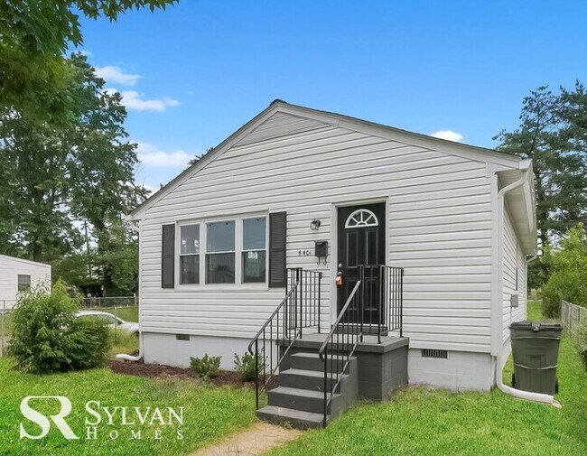 Building Photo - Easy living in this 3BR 1BA home