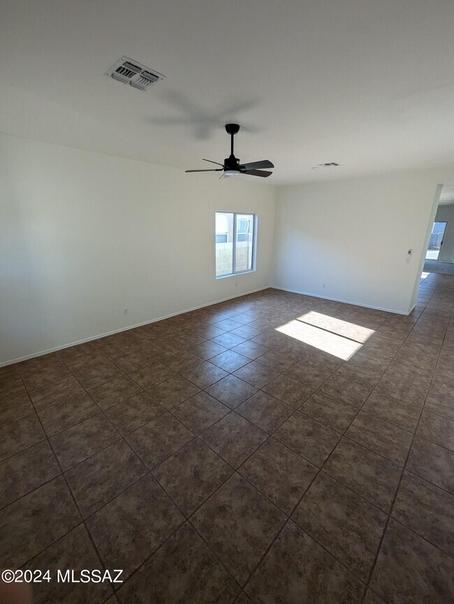Building Photo - 2171 W Sunset Surprise Ct