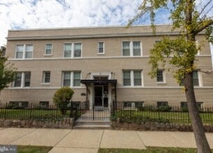 Building Photo - 2824 12th St NE