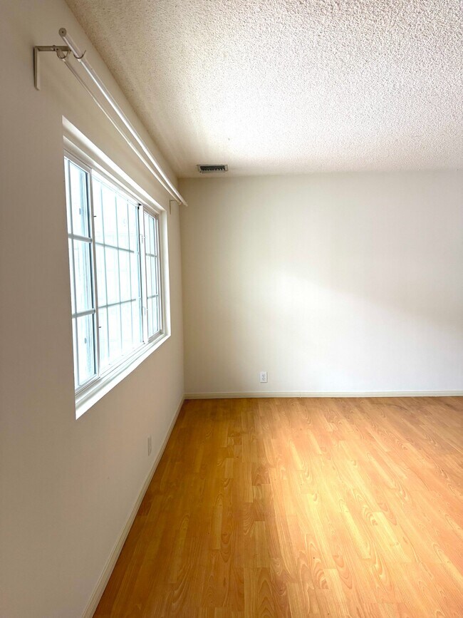 Foto del edificio - 707 N Genesee Ave