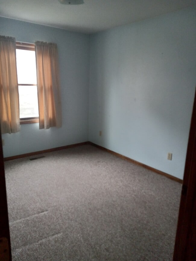 Building Photo - 612 Elk St