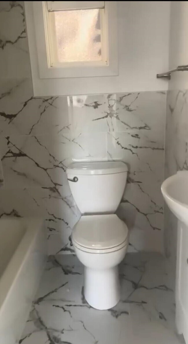 Building Photo - 4207 Grand Ave