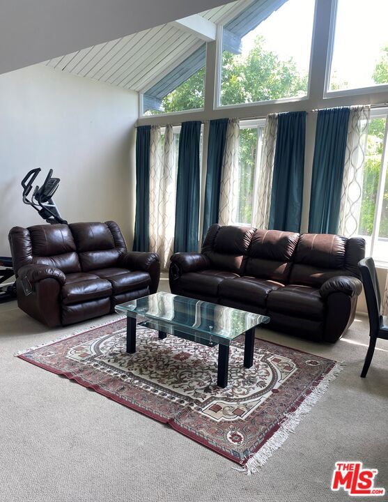 Foto principal - 10800 Holman Ave